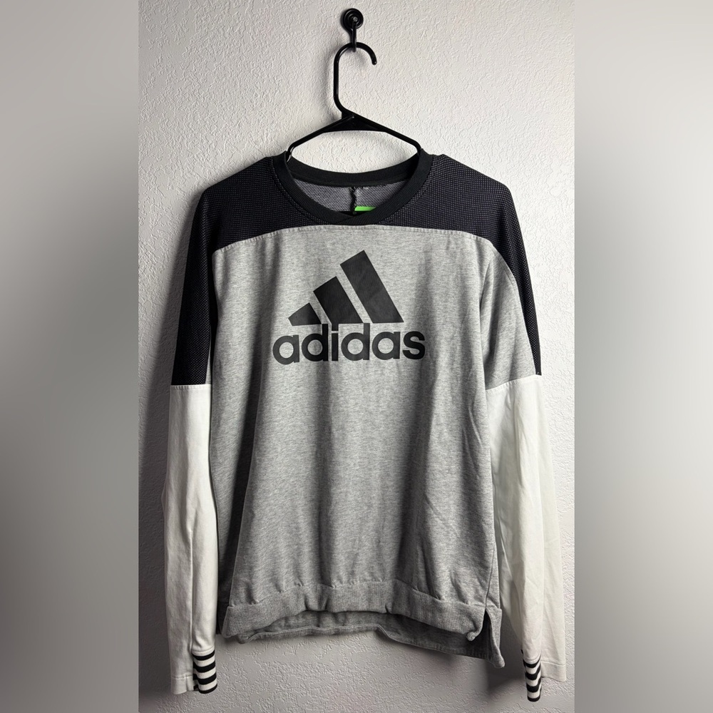 Adidas men’s Colorblock Crew Neck Sweatshirt Long Sleeve Varsity Style Medium